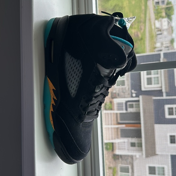 Retro 5, never worn - Picture 4 of 7